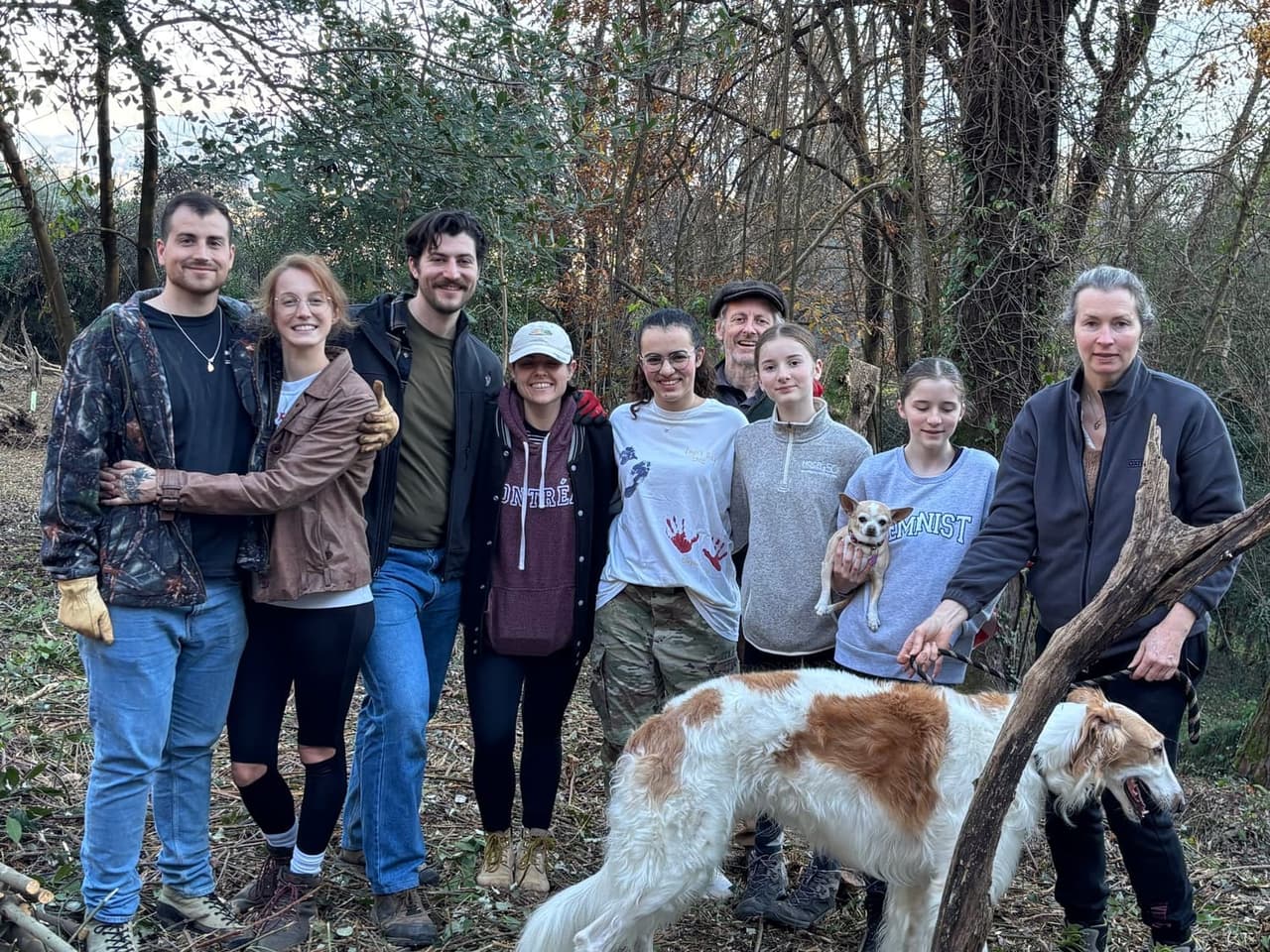 Volunteers working together — join the change